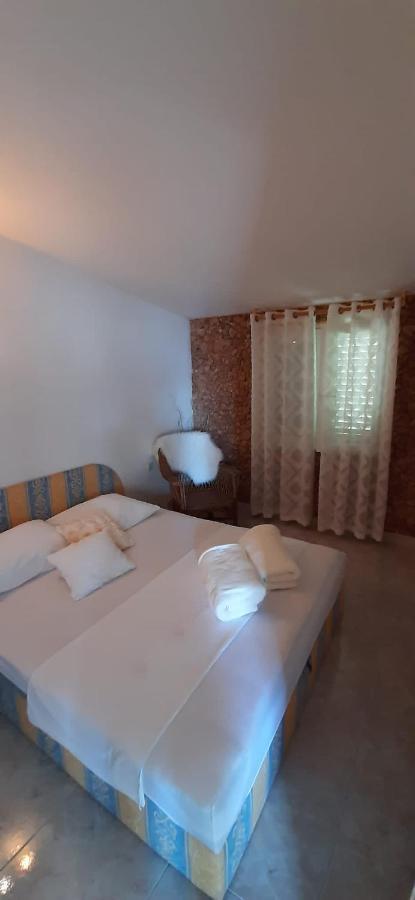 Vikula Apartment Duce Bagian luar foto